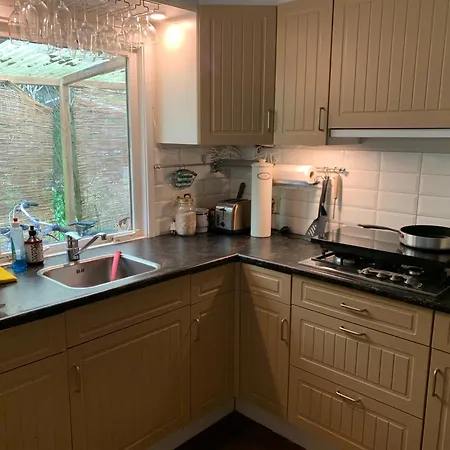 Campsite Gezellige Ruime Cottage, Prive, 2 Slaapkamers, Hond Welkom! *