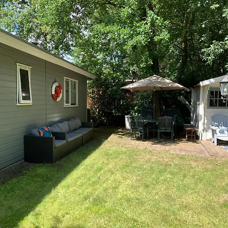 Gezellige Ruime Cottage, Privé, 2 Slaapkamers, Hond Welkom! Hattemerbroek