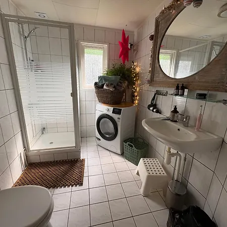 Camping Gezellige Ruime Cottage, Privé, 2 Slaapkamers, Hond Welkom! Hattemerbroek