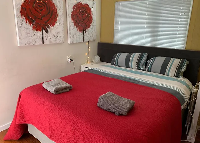 Kemping Gezellige Ruime Cottage, Prive, 2 Slaapkamers, Hond Welkom! *