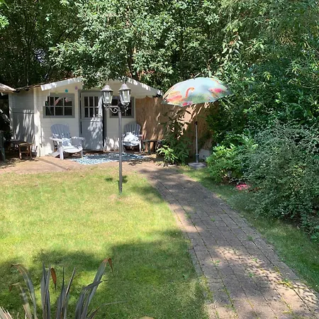 キャンプ場 Gezellige Ruime Cottage, Prive, 2 Slaapkamers, Hond Welkom! Hattemerbroek